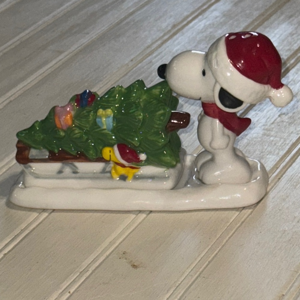 Peanuts : Christmas theme salt and pepper shakers